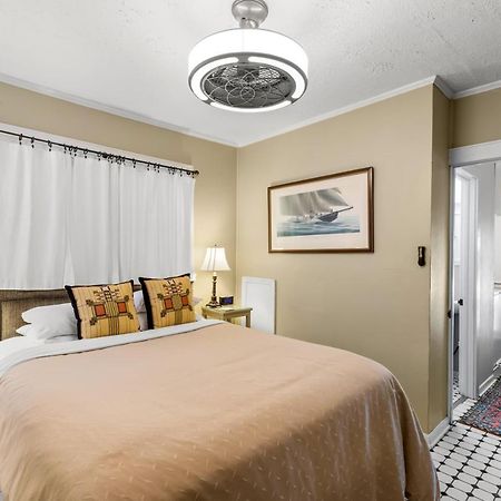 Charming 1923 Cottage At Erehwon Retreat Tampa Extérieur photo
