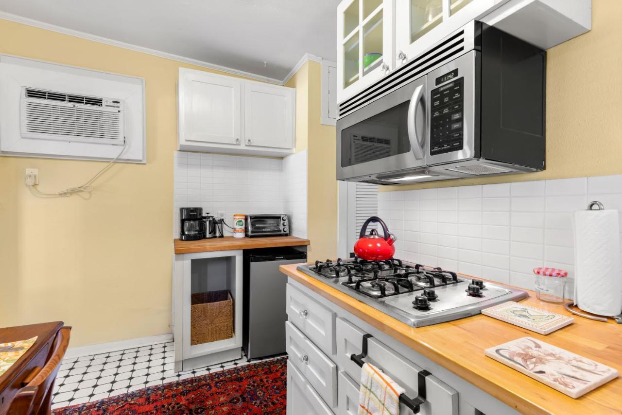 Charming 1923 Cottage At Erehwon Retreat Tampa Extérieur photo