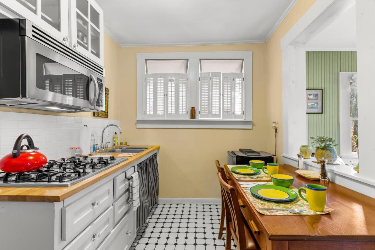 Charming 1923 Cottage At Erehwon Retreat Tampa Extérieur photo