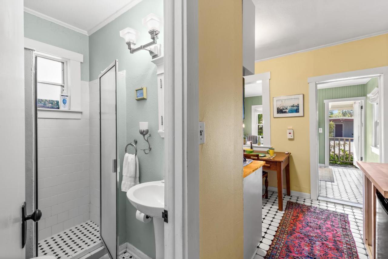 Charming 1923 Cottage At Erehwon Retreat Tampa Extérieur photo